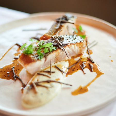 Pavé de bar bleu, pommes purée à la truffe fraîche