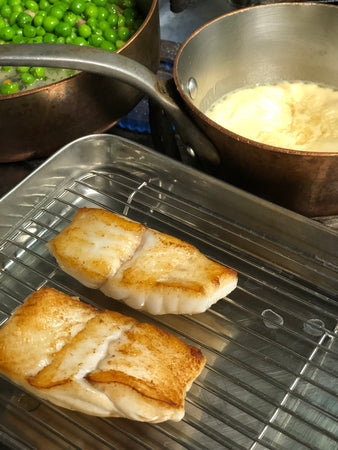 ❤️ Filets de Turbot meunière, Mitonné de Petits Pois, Carottes fanes, Artichauts Poivrade et Pointes d'Asperges vertes